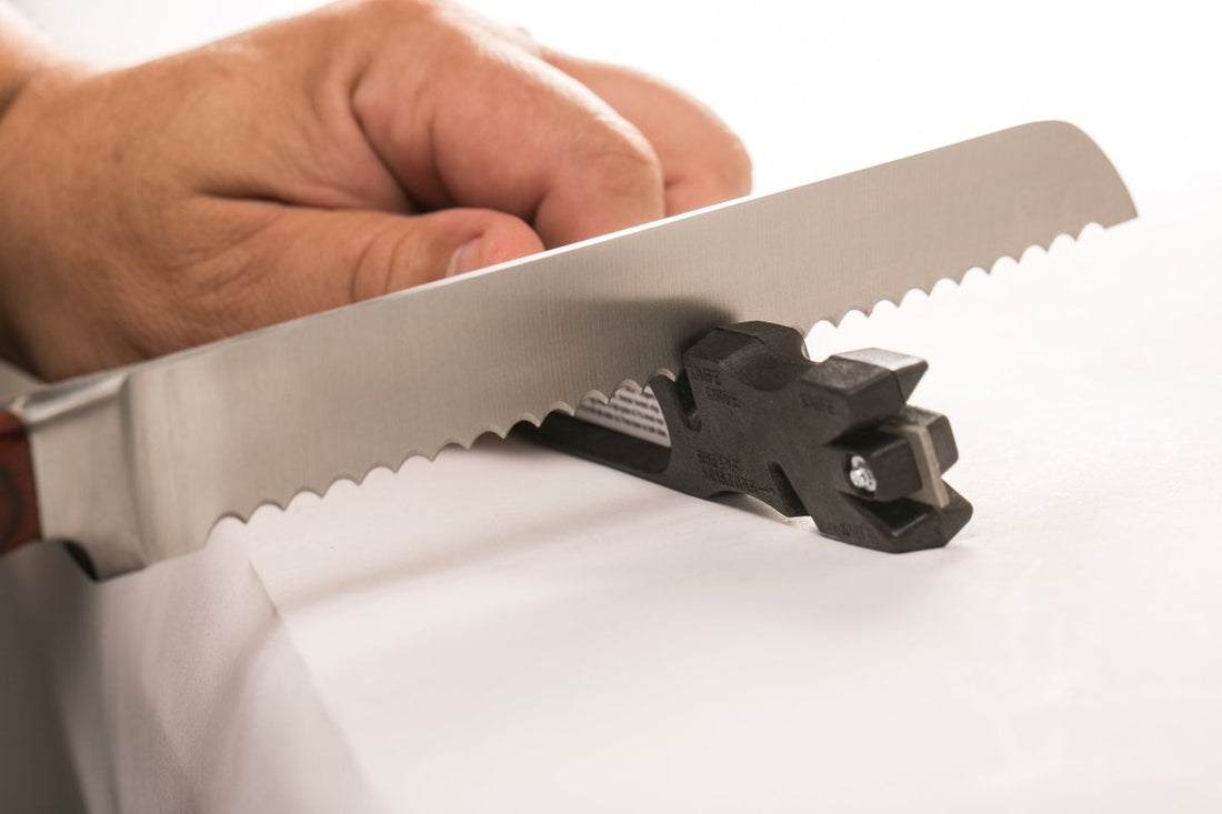 How to Sharpen a Serrated Knife - SELECTOOL